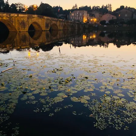 Vila Coccinelle In The Medieval Town Of Confolens
