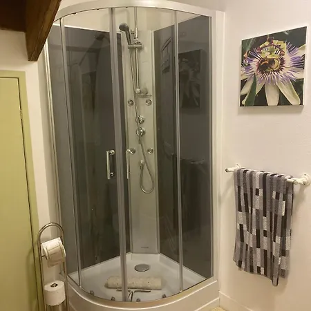 Vila Coccinelle In The Medieval Town Of Confolens